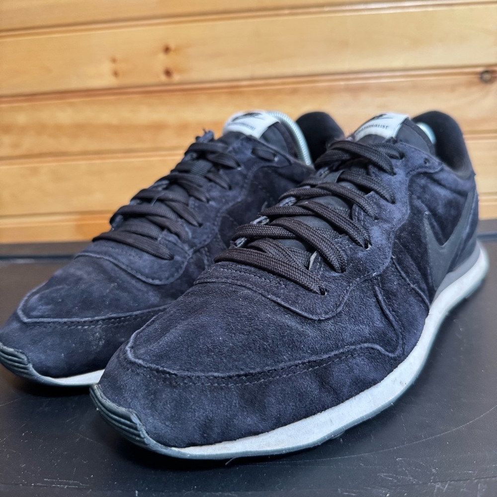 Nike Internationalist Black Suede Sneakers Men’s Size 10